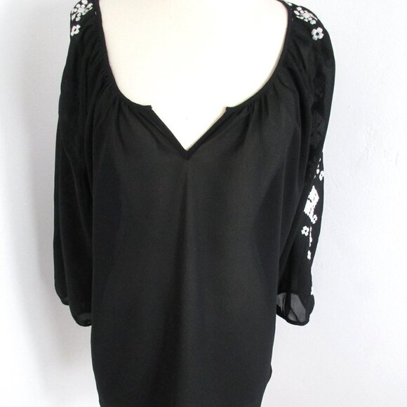 Old Navy‎ Blouse Women's XL Black Embroidered Long Sleeve Split Neck Polyester - Picture 2 of 14
